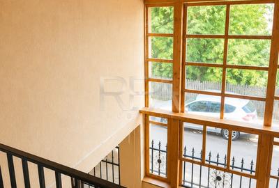 Casă P+1 + teren , Sector 4  | Centrală proprie | - 2