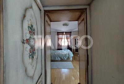 Casa de vanzare specific sasesc si atelier pret avantajos Cisnadioara - 15