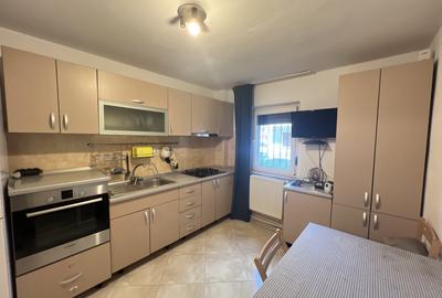 Apartament 3 camere, decomandate, Nord - 1