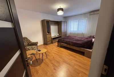 Garsonieră, mobilată în Podul de Fier