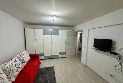 De inchiriat apartament, doua camere - centru - 2