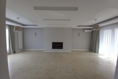 Casă individuală cu 4 camere în Pipera