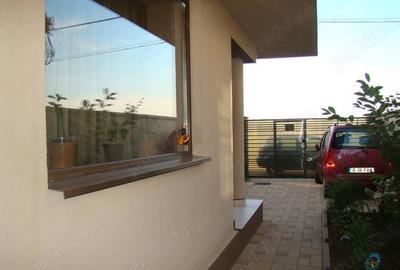 Casă individuală cu 8 camere în Militari