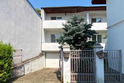 Vanzare casa vila 5 camere zona Crangasi - 1