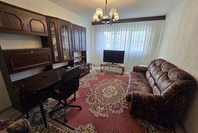 Apartament cu 4 camere decomandat, mobilat în Republicii