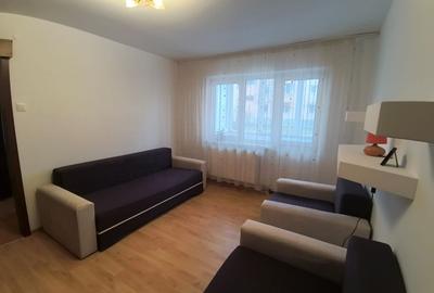 Apartament cu 2 camere semidecomandat, mobilat în Universității