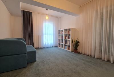Apartament cu 2 camere decomandat, mobilat în Titan