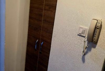 Apartament 3 camere ,semidecomandat - 1