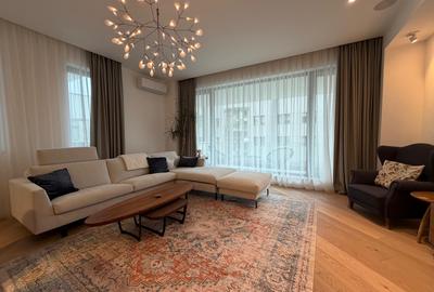 Apartament cu 4 camere semidecomandat, mobilat în P-ța Victoriei