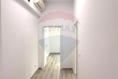 DE INCHIRIAT Spațiu comercial  100mp în zona P-ta Victoriei - 18