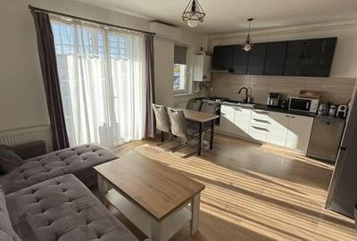 Apartament cu 3 camere semidecomandat, mobilat în Turnișor