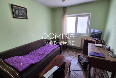 Vânzare apartament 4 camere, et.2, situat în Târgu Jiu, strada Progresului - 2