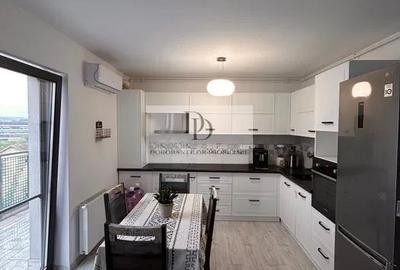 Apartament cu 3 camere semidecomandat, mobilat în Bulgaria