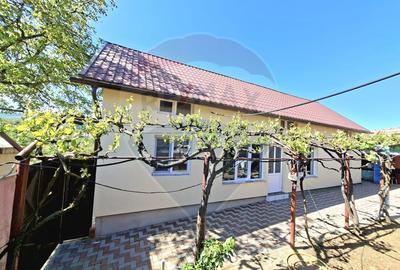 Casă / Vilă cu 6 camere de vânzare - 2