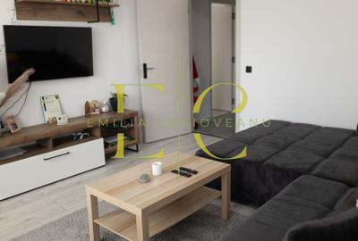 Apartament cu 2 camere decomandat, mobilat în Tractorul