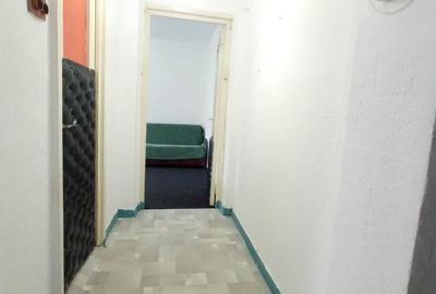 3 Camere Semidecomandat 45mp Zona Groapa- Școala 8 - 11