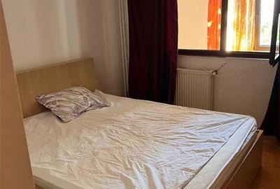 Apartament cu 3 camere decomandat, mobilat în Galata