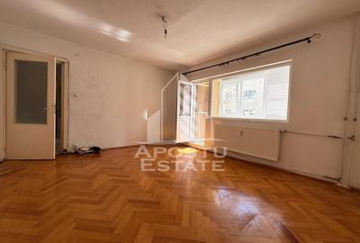 Apartament cu 3 camere, decomantat, etajul 2 , zona Spitalul Judetean - 13