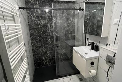 Apartament cu 3 camere decomandat, mobilat în Cetate