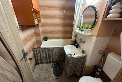 OPORTUNITATE !!! 3 CAMERE MANASTUR STR MEHEDINTI CU LOC DE PARCARE , 60 MP - 18