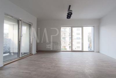 Apartament cu 3 camere semidecomandat în Dâmbul Rotund