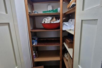 Se inchiriaza apartament,decomandat doua camere,etaj 10/11 ,pret 1300ron/luna. - 6