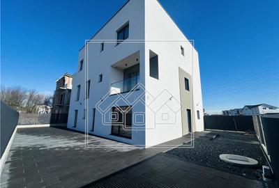 Apartament in Sibiu- 115 mp utili- 4 camere, 3 bai- 200mp curte libera - 6