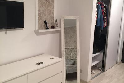 Garsonieră decomandată, mobilată în Vitan