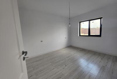 Casa individuala,4 camere,2 bai,110 mp utili,500 mp teren,20 mp Beci, Miroslava - 4