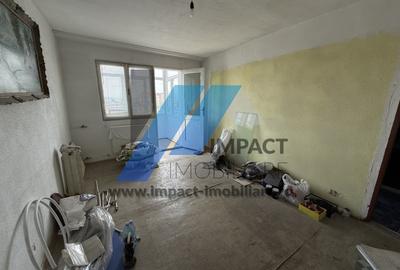 3 camere semidecomandate, nemodernizat, etaj9/10, Craiovita - Statia 30 -Orizont - 3
