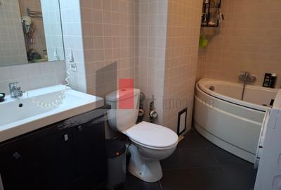 Apartament cu 3 camere decomandat în Alexandru Obregia