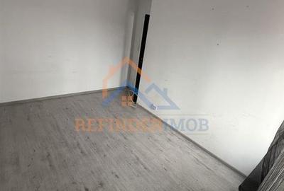 Apartament de vanzare cu 3 camere, 2 grupuri sanitare, Bulevardul Timisoara - 2