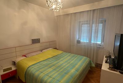 Inchiriem apartament 3 camere - 2 bai - zona Garii - Central