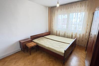 Apartament 3 camere etaj intermediar ,zona  Judetean - 6