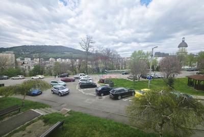 Apartament cu 4 camere de vânzare în zona Calea Romanului - 1