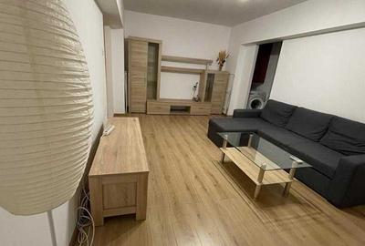 Apartament cu 3 camere semidecomandat, mobilat în Tineretului