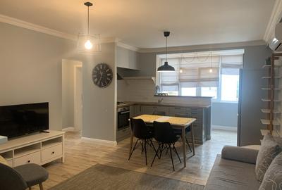 Apartament cu 3 camere semidecomandat în Aradului