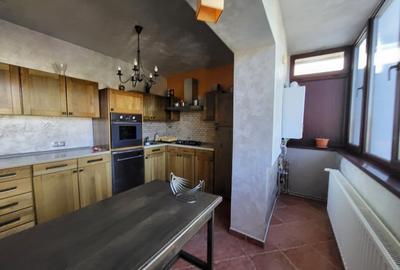 Casă monumentală pe 3 nivele, 5 camere, garaj și curte generoasă – Zona Decebal - 9