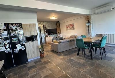 Apartament cu 2 camere decomandat în Vest