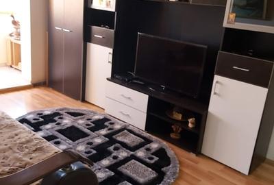 Etaj 3 - Alexandru - Olimp - Apartament 3 camere - mobilat - 1