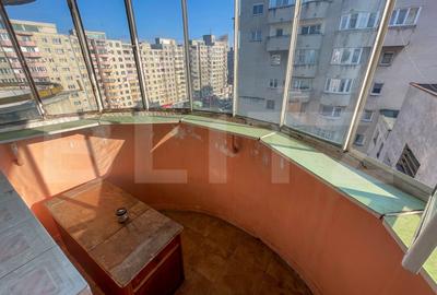 Apartament de 3 camere decomandat, 75 mp, 2 băi, 2 balcoane, etaj intermediar. - 12