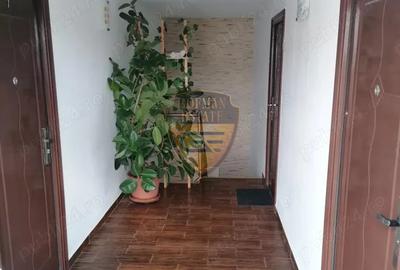 Vila / Pensiune Faleza Nord Delfinariu, 8 camere, 8 bai, bucatarie, curte, gaze - 10