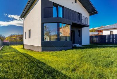 Casă individuală cu 5 camere în Sânpaul