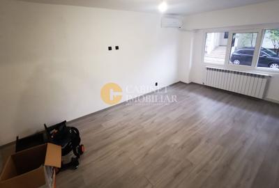 Apartament cu 2 camere decomandat în Nicolina