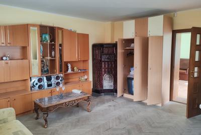 Casă cu 5 camere în Electroprecizia