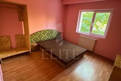 Apartament cu 2 camere decomandat în Plopilor