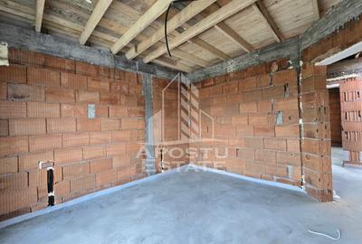 Jumatate de duplex de vanzare, modern, cu 4 camere si 2 bai, Sag, vatra satului - 12