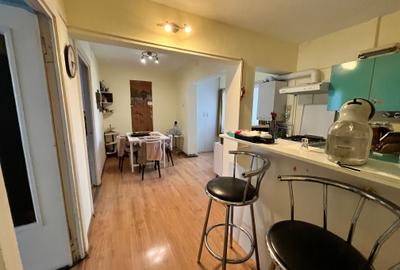 Comion 0%. Apartament trei camere, doua bai, Tractorul. - 1