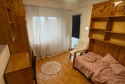 Apartament cu 3 camere decomandat în Zorilor