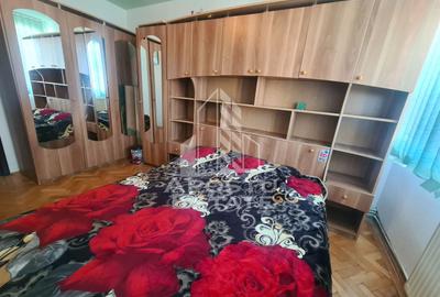 Apartament cu 3 camere decomandat, mobilat în Complex Studențesc